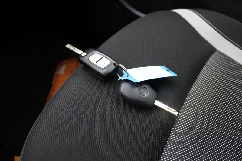 Photo 12 de l'offre de RENAULT KANGOO III 1L2 TCE 115 CV CONFORT CLIM BLUETOOTH AUDIO ABS FAMILY BOITE 6V  5 PLACES à 10990€ chez Bougel transactions