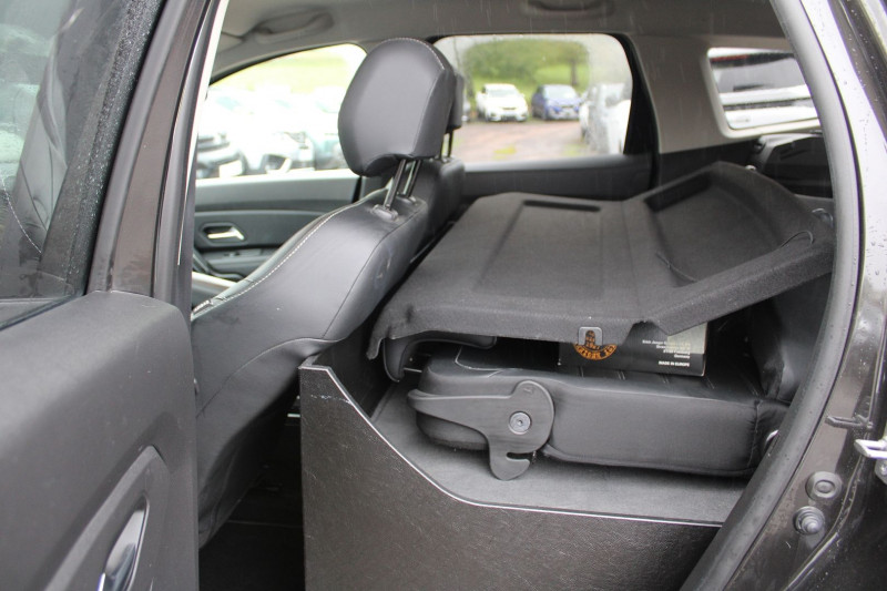 Photo 10 de l'offre de DACIA DUSTER 4 PRESTIGE BLUE DCI 115 CV "4X4" GPS 3D CAMÃRA 360Â° USB JA 17 ATTELAGE RÃGULATEUR à 19990€ chez Bougel transactions
