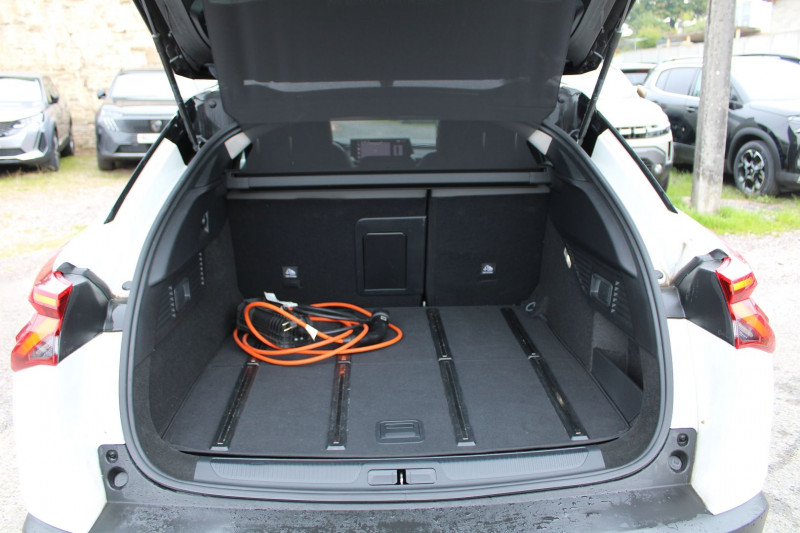Photo 6 de l'offre de CITROEN C5 X HYBRID ETENSE 225CV SHINE RECHARGEABLE EAT8 BOITE AUTO CAMÃRA CUIR FULL LEDS ABS à 25990€ chez Bougel transactions