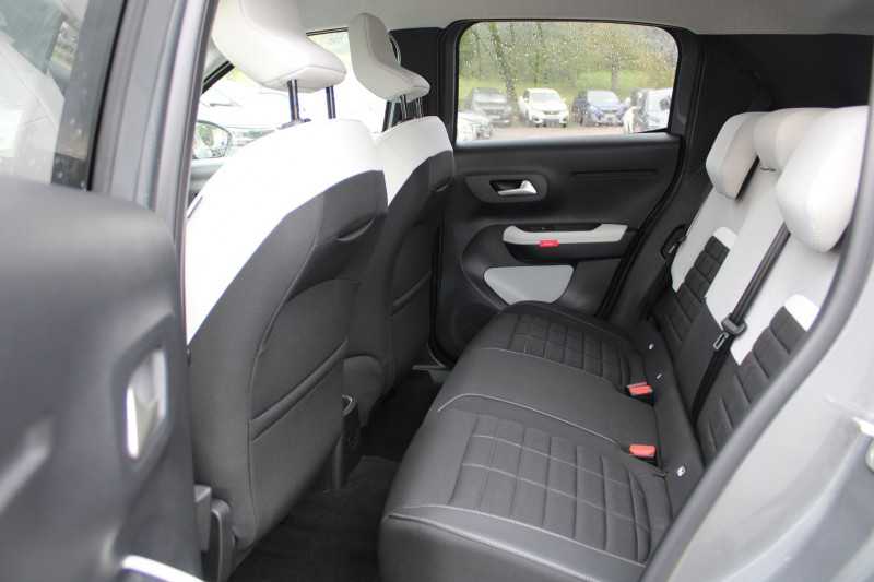 Photo 9 de l'offre de CITROEN C3 PHASE 5 MAX 100 CV ESSENCE GPS 3D CAMÃRA CLIM MP3 USB JA 17 I-COKPIT FULL LED RÃGULATEUR à 19990€ chez Bougel transactions