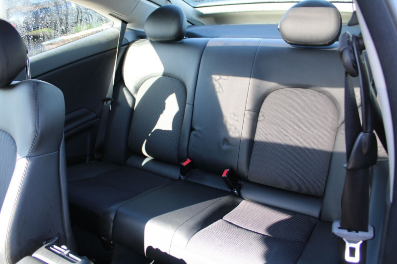 Photo 10 de l'offre de MERCEDES CLC COUPE SPORT 1L6 ESSENCE 130 CV GPS CLIM MP3 TOIT PANO JA 17 RADAR BLUETOOTH RÃGULATEUR à 11500€ chez Bougel transactions