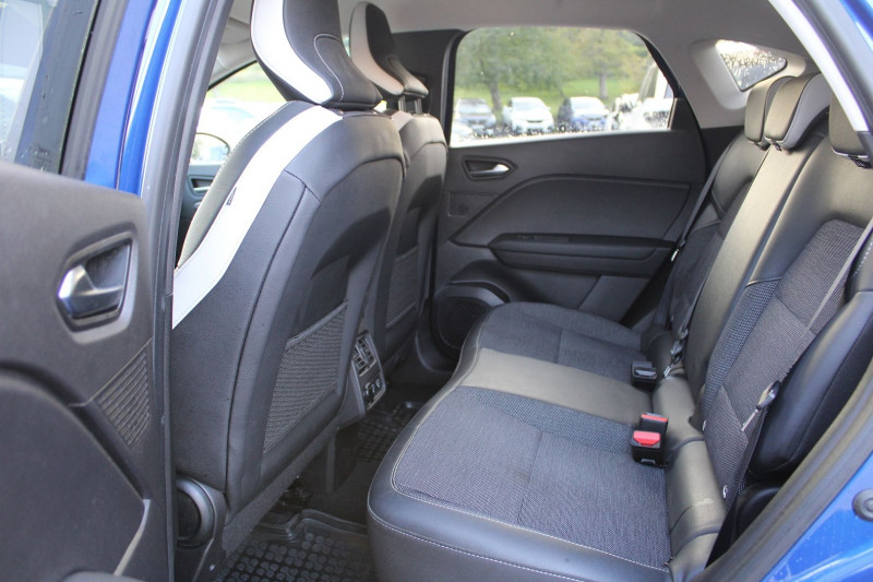 Photo 9 de l'offre de RENAULT CAPTUR 4 TCE 160 CV TECHNO HYBRIDE GPS 3D CAMÃRA USB JA 18 I-COKPIT FULL LED BOITE AUTO à 19990€ chez Bougel transactions