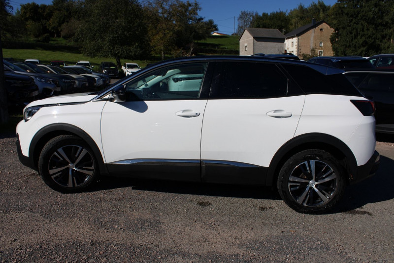 Photo 4 de l'offre de PEUGEOT 3008 III 1L2 ESSENCE 130 CV ALLURE BICOLOR BOITE 6V CAMÃRA GPS 3D JANTES 18 ANGLES MORTS à 13900€ chez Bougel transactions