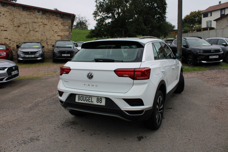 Photo 2 de l'offre de VOLKSWAGEN T-ROC IQ.DRIVE TDI 115 CV GPS 3D CLIM CAMÃRA USB PACK HIVER JA 17 BLUETOOTH RÃGULATEUR à 15900€ chez Bougel transactions