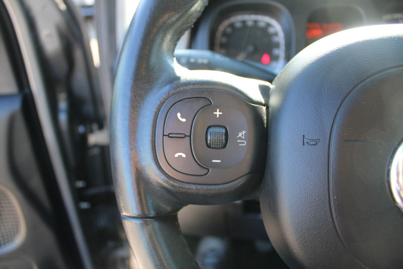 Photo 10 de l'offre de FIAT PANDA III TWIN AIR TURBO 85 CV LOUNGE BLUETOOTH HIFI U-CONNECT RADARS CLIM JANTES ALU ABS à 8900€ chez Bougel transactions