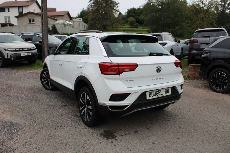 Photo 3 de l'offre de VOLKSWAGEN T-ROC IQ.DRIVE TDI 115 CV GPS 3D CLIM CAMÃRA USB PACK HIVER JA 17 BLUETOOTH RÃGULATEUR à 15900€ chez Bougel transactions