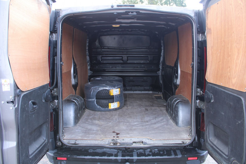 Photo 6 de l'offre de FIAT TALENTO AFFAIRE JTD 120 CV  L2 H1 GPS 3D CAMÃRA CLIM USB ATTELAGE BLUETOOTH RÃGULATEUR à 17800€ chez Bougel transactions