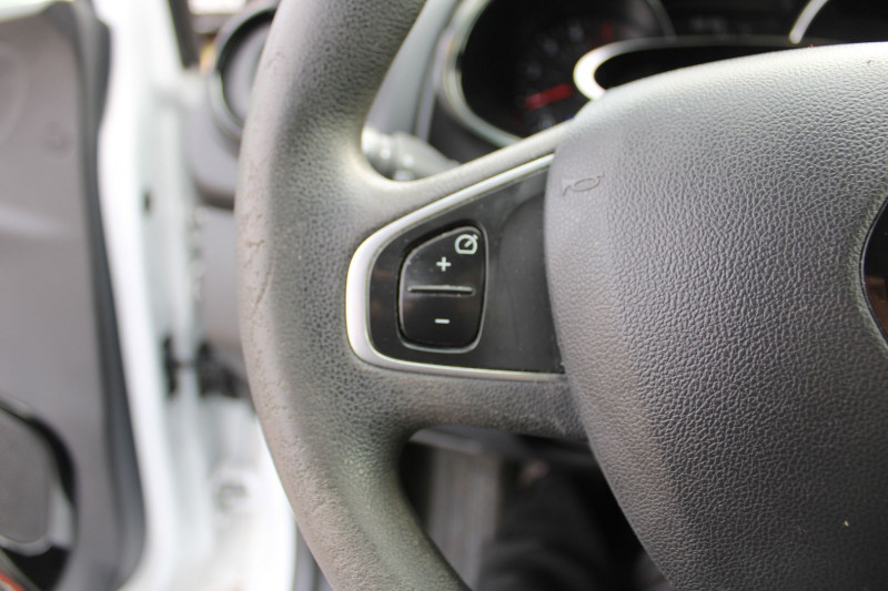Photo 12 de l'offre de RENAULT CLIO 4 AFFAIRE 1L5 DCI AIR GPS MEDIANAV CLIM AUDIO MP3 USB RADAR BLUETOOTH RÃGULATEUR à 8990€ chez Bougel transactions