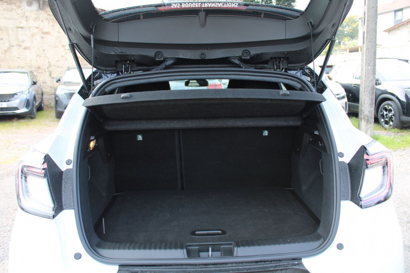 Photo 6 de l'offre de RENAULT CAPTUR 5 TCE 160 CV TECHNO HYBRIDE GPS 3D CAMÃRA USB JA 18 I-COKPIT FULL LED BOITE AUTO à 25990€ chez Bougel transactions