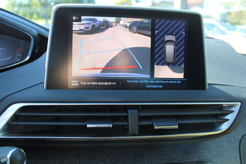 Photo 11 de l'offre de PEUGEOT 3008 III 1L2 ESSENCE 130 CV ALLURE BICOLOR BOITE 6V CAMÃRA GPS 3D JANTES 18 ANGLES MORTS à 13900€ chez Bougel transactions