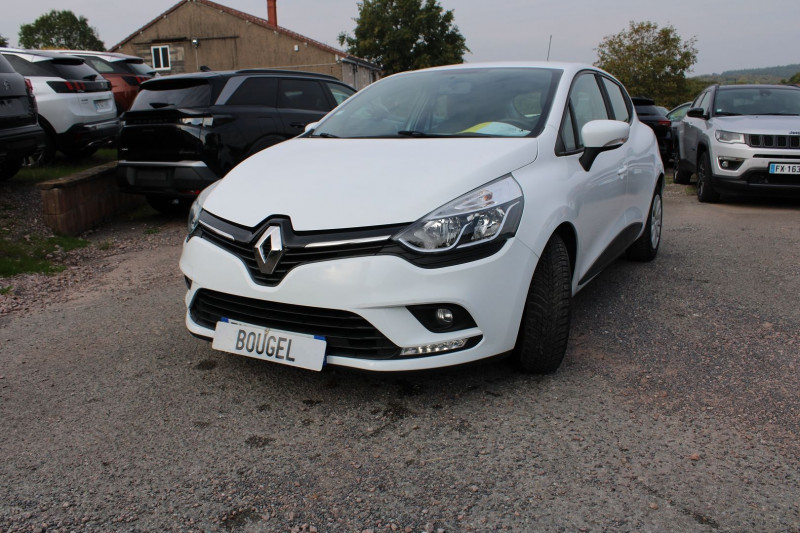 Photo 4 Renault CLIO 4 AFFAIRE 1L5 DCI AIR GPS MEDIANAV CLIM AUDIO MP3 USB RADAR BLUETOOTH RÃGULATEUR Diesel BLANC GLACIER en vente chez Bougel transactions Photo 4 de l'offre de RENAULT CLIO 4 AFFAIRE 1L5 DCI AIR GPS MEDIANAV CLIM AUDIO MP3 USB RADAR BLUETOOTH RÃGULATEUR à 8990€ chez Bougel transactions