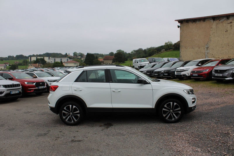 Photo 5 de l'offre de VOLKSWAGEN T-ROC IQ.DRIVE TDI 115 CV GPS 3D CLIM CAMÃRA USB PACK HIVER JA 17 BLUETOOTH RÃGULATEUR à 15900€ chez Bougel transactions