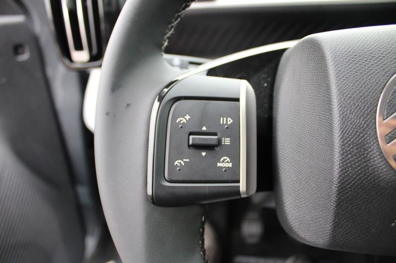 Photo 11 de l'offre de CITROEN C3 PHASE 5 MAX 100 CV ESSENCE GPS 3D CAMÃRA CLIM MP3 USB JA 17 I-COKPIT FULL LED RÃGULATEUR à 19990€ chez Bougel transactions