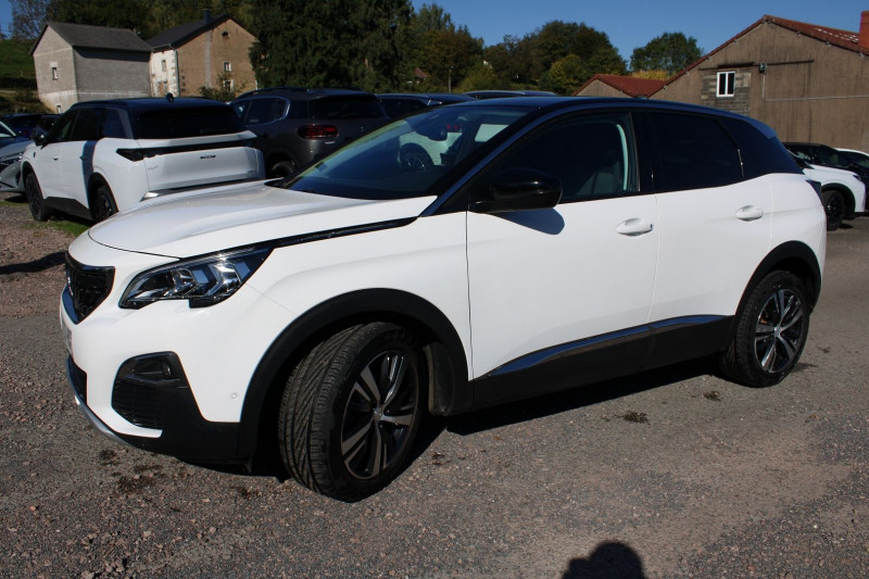 Photo 5 de l'offre de PEUGEOT 3008 III 1L2 ESSENCE 130 CV ALLURE BICOLOR BOITE 6V CAMÃRA GPS 3D JANTES 18 ANGLES MORTS à 13900€ chez Bougel transactions