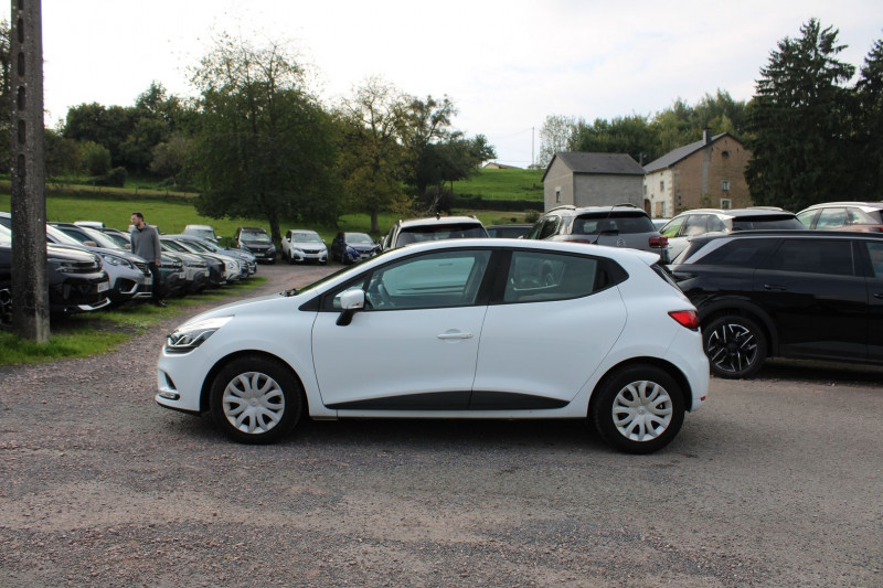 Photo 5 Renault CLIO 4 AFFAIRE 1L5 DCI AIR GPS MEDIANAV CLIM AUDIO MP3 USB RADAR BLUETOOTH RÃGULATEUR Diesel BLANC GLACIER en vente chez Bougel transactions Photo 5 de l'offre de RENAULT CLIO 4 AFFAIRE 1L5 DCI AIR GPS MEDIANAV CLIM AUDIO MP3 USB RADAR BLUETOOTH RÃGULATEUR à 8990€ chez Bougel transactions