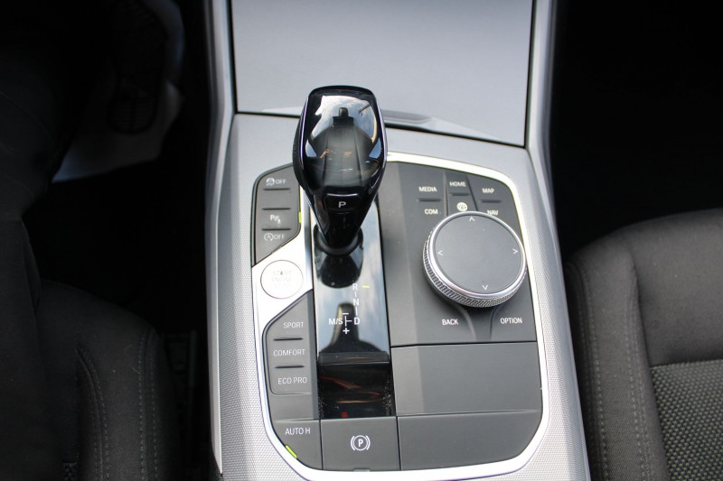 Photo 15 de l'offre de BMW SERIE 3 (G20) 320 DA LOUNGE 190 CV "X-DRIVE" GPS 3D CAMÃRA JA 18 FULL LED I-COKPIT BOITE AUTO à 26500€ chez Bougel transactions