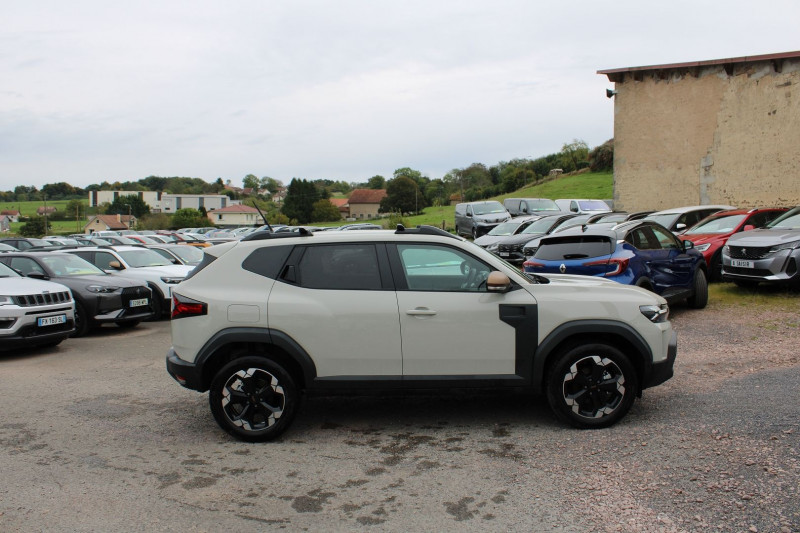 Photo 5 de l'offre de DACIA DUSTER VI EXTREME 140 CV HYBRIDE GPS 3D JA 18 CAMÃRA 360Â° USB I-COKPIT FULL LED BOITE AUTO à 27990€ chez Bougel transactions