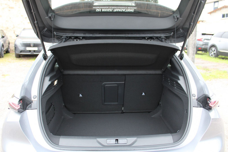 Photo 6 de l'offre de PEUGEOT 308 PHASE 4 GT BLUEHDI 130 EAT8 BOITE AUTO CUIR CAMÃRA 180 JANTES 18 REGULATEUR ADAPTATIF à 29500€ chez Bougel transactions