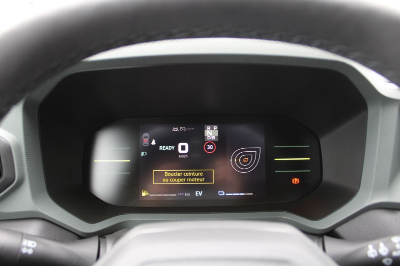 Photo 17 de l'offre de DACIA DUSTER VI EXTREME 140 CV HYBRIDE GPS 3D JA 18 CAMÃRA 360Â° USB I-COKPIT FULL LED BOITE AUTO à 27990€ chez Bougel transactions