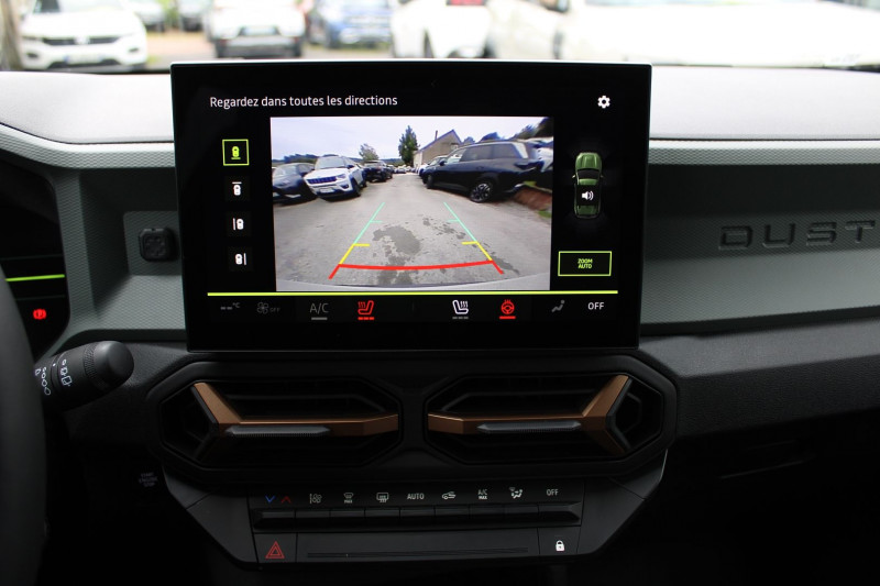 Photo 14 de l'offre de DACIA DUSTER VI EXTREME 140 CV HYBRIDE GPS 3D JA 18 CAMÃRA 360Â° USB I-COKPIT FULL LED BOITE AUTO à 27990€ chez Bougel transactions