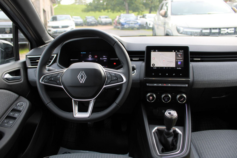 Photo 10 de l'offre de RENAULT CLIO VI TECHNO TCE 90 CV GPS 3D CAMÃRA USB JA 16 I-COKPIT FULL LED BLUETOOTH RÃGULATEUR à 19500€ chez Bougel transactions