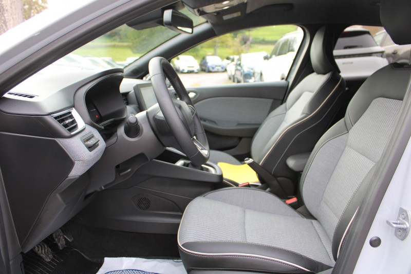 Photo 8 de l'offre de RENAULT CLIO VI TECHNO TCE 90 CV GPS 3D CAMÃRA USB JA 16 I-COKPIT FULL LED BLUETOOTH RÃGULATEUR à 19500€ chez Bougel transactions