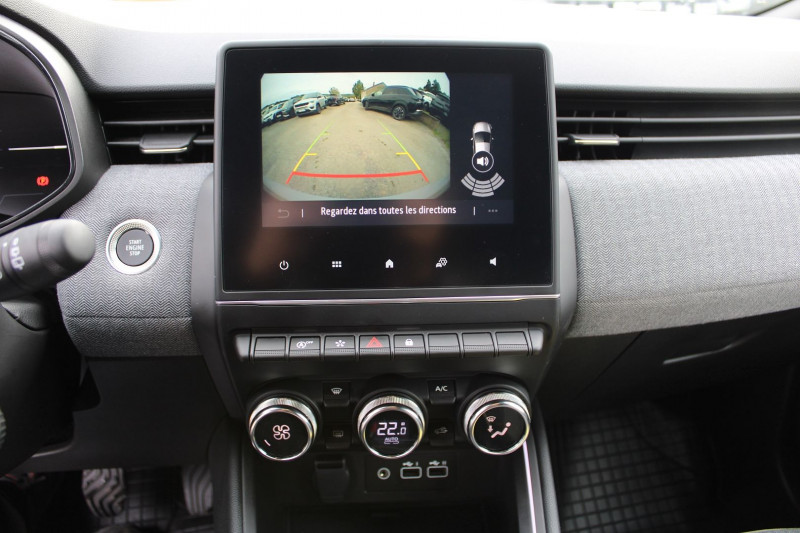 Photo 13 de l'offre de RENAULT CLIO VI TECHNO TCE 90 CV GPS 3D CAMÃRA USB JA 16 I-COKPIT FULL LED BLUETOOTH RÃGULATEUR à 19500€ chez Bougel transactions