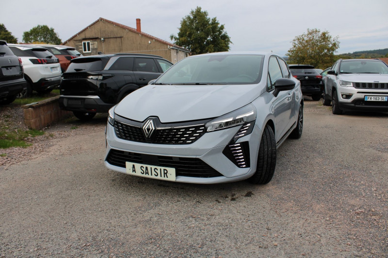 Photo 4 de l'offre de RENAULT CLIO VI TECHNO TCE 90 CV GPS 3D CAMÃRA USB JA 16 I-COKPIT FULL LED BLUETOOTH RÃGULATEUR à 19500€ chez Bougel transactions