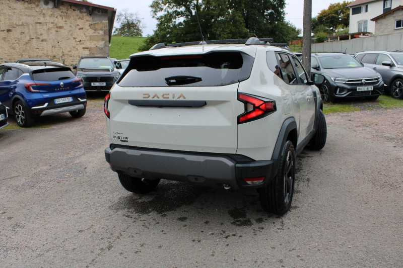 Photo 2 de l'offre de DACIA DUSTER VI EXTREME 140 CV HYBRIDE GPS 3D JA 18 CAMÃRA 360Â° USB I-COKPIT FULL LED BOITE AUTO à 27990€ chez Bougel transactions
