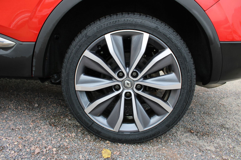 Photo 8 de l'offre de RENAULT KADJAR DCI 110 CV INTENSE BOSE CAMÃRA GPS USB CUIR RÃGULATEUR BLUETOOTH TOIT PANO  BV.6 à 14900€ chez Bougel transactions