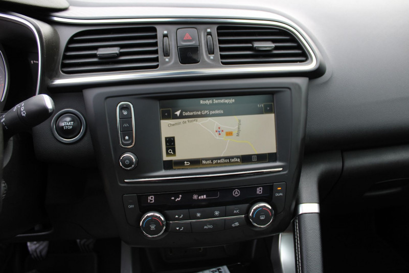 Photo 14 de l'offre de RENAULT KADJAR DCI 110 CV INTENSE BOSE CAMÃRA GPS USB CUIR RÃGULATEUR BLUETOOTH TOIT PANO  BV.6 à 14900€ chez Bougel transactions