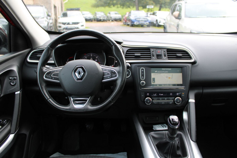 Photo 12 de l'offre de RENAULT KADJAR DCI 110 CV INTENSE BOSE CAMÃRA GPS USB CUIR RÃGULATEUR BLUETOOTH TOIT PANO  BV.6 à 14900€ chez Bougel transactions