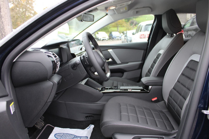 Photo 8 de l'offre de CITROEN C4 PHASE 5 COLLECTION HYBRIDE 145 CV GPS 3D CAMÃRA JA 18 I-COKPIT FULL LED BOITE AUTO DCS-6 à 23990€ chez Bougel transactions