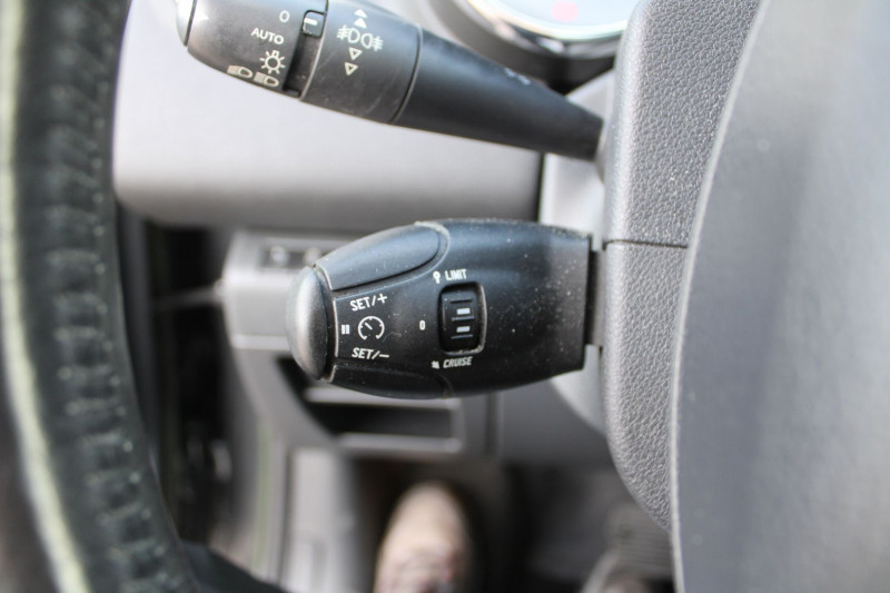 Photo 13 de l'offre de PEUGEOT 3008 II FELINE 2L HDI 160 CV GPS 3D XÃNON+LED JA 18 USB TOIT PANO RÃGULATEUR BOITE AUTO à 12900€ chez Bougel transactions