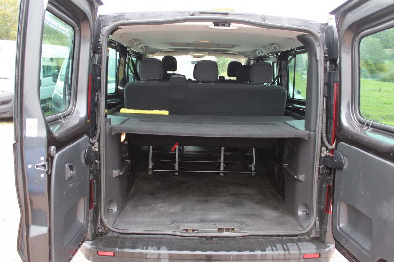 Photo 6 de l'offre de OPEL VIVARO COMBI 1L6 CDTI DIESEL 9 PLACES CAMÃRA GPS USB BLUETOOTH ABS RÃGULATEUR ATTELAGE CLIMAT à 19500€ chez Bougel transactions