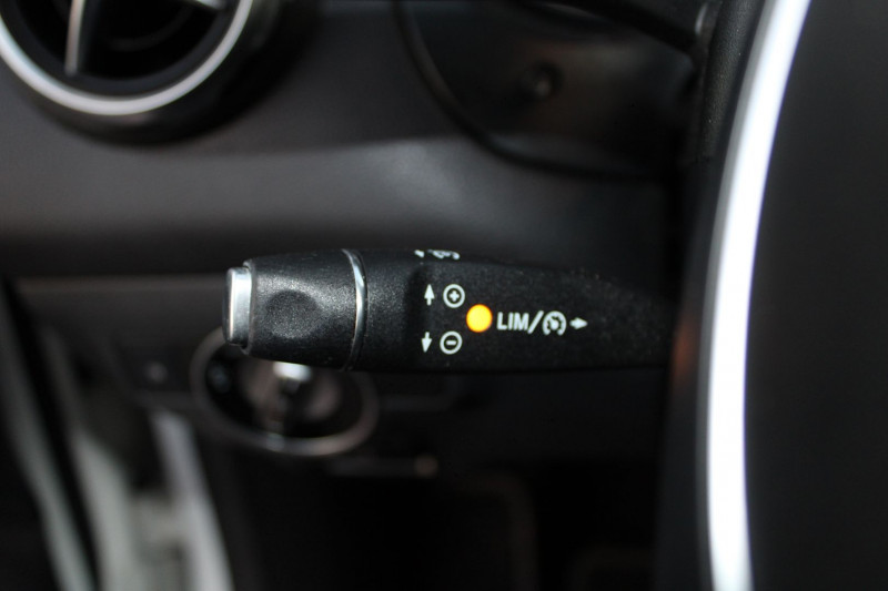 Photo 12 de l'offre de MERCEDES-BENZ GLA SENSATION 180 ESSENCE GPS 3D CAMÃRA USB JA 18 MI/CUIR FULL LED BOITE AUTO 7G-DCT à 18990€ chez Bougel transactions
