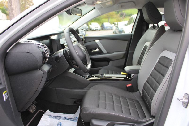 Photo 8 de l'offre de CITROEN C4 PHASE 5 COLLECTION HYBRIDE 145 CV GPS 3D CAMÃRA JA 18 I-COKPIT FULL LED BOITE AUTO DCS-6 à 23990€ chez Bougel transactions