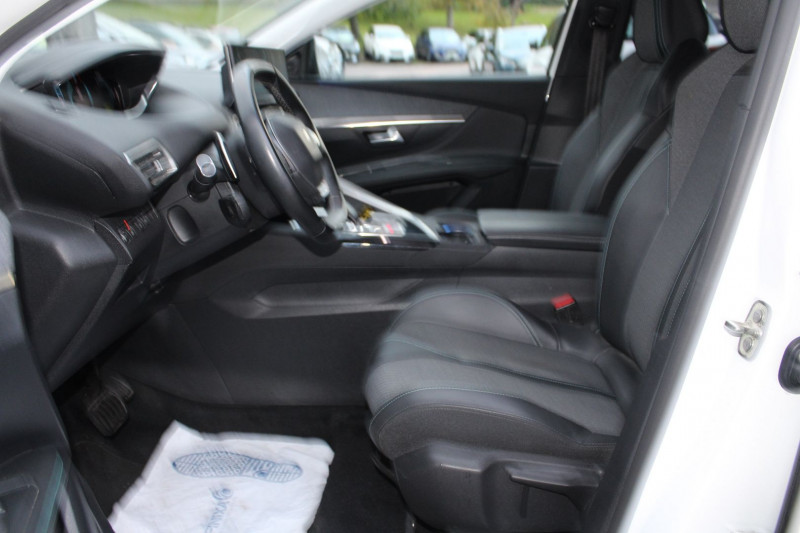 Photo 9 de l'offre de PEUGEOT 3008 PHASE 4 HYBRIDE 225 CV ALLURE PACK GPS 3D CAMÃRA RE USB JA 18 ATTELAGE BOITE AUTO EAT-8 à 22990€ chez Bougel transactions