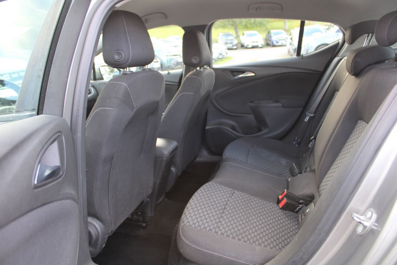 Photo 8 de l'offre de OPEL ASTRA 1L6 CRDI 136 CV EDITION GPS 3D CLIM RE USB RADAR BLUETOOTH RÃGULATEUR BOITE AUTO à 7990€ chez Bougel transactions