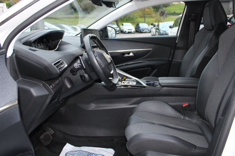 Photo 10 de l'offre de PEUGEOT 3008 PHASE 4 HYBRIDE 225 CV ALLURE PACK GPS 3D CAMÃRA RE USB JA 18 ATTELAGE BOITE AUTO EAT-8 à 22990€ chez Bougel transactions