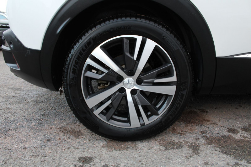 Photo 8 de l'offre de PEUGEOT 3008 PHASE 4 HYBRIDE 225 CV ALLURE PACK GPS 3D CAMÃRA RE USB JA 18 ATTELAGE BOITE AUTO EAT-8 à 22990€ chez Bougel transactions