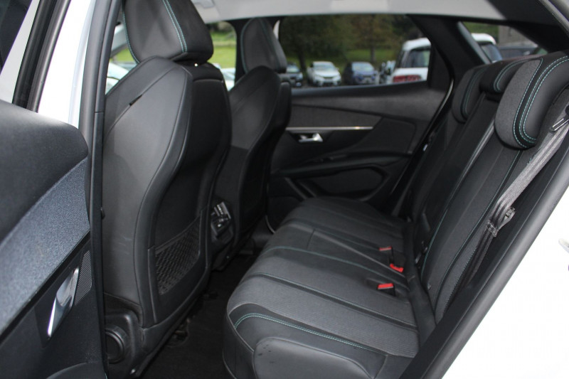 Photo 11 de l'offre de PEUGEOT 3008 PHASE 4 HYBRIDE 225 CV ALLURE PACK GPS 3D CAMÃRA RE USB JA 18 ATTELAGE BOITE AUTO EAT-8 à 22990€ chez Bougel transactions