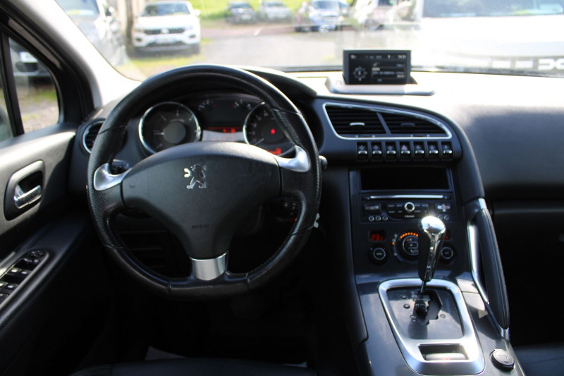 Photo 10 de l'offre de PEUGEOT 3008 II FELINE 2L HDI 160 CV GPS 3D XÃNON+LED JA 18 USB TOIT PANO RÃGULATEUR BOITE AUTO à 12900€ chez Bougel transactions
