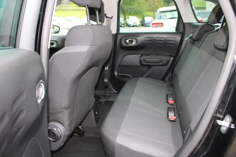Photo 9 de l'offre de CITROEN C3 AIRCROSS II ESSENCE 110 SHINE MAX CAMÃRA GPS 3D CLIM AUTO GRIPP CONTROL JANTES ALU  USB  BV6 à 15400€ chez Bougel transactions