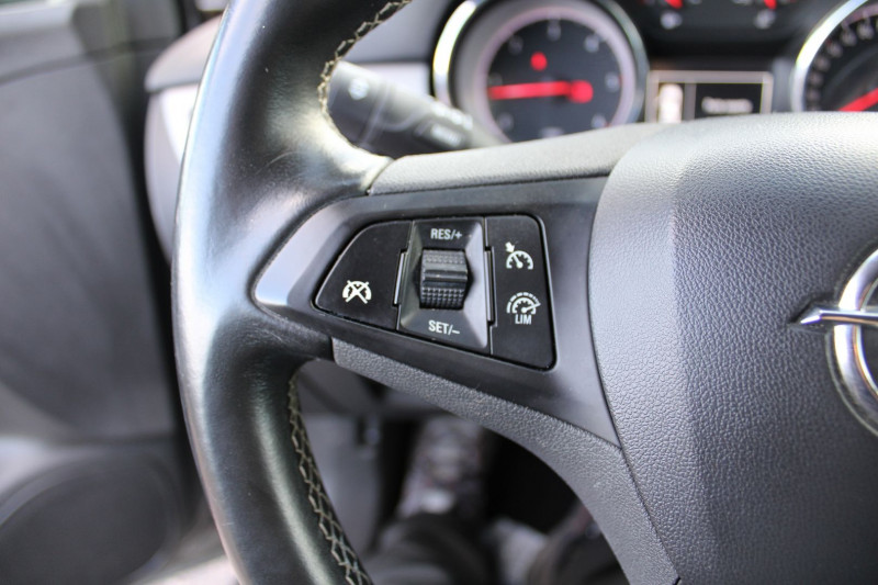 Photo 11 de l'offre de OPEL ASTRA 1L6 CRDI 136 CV EDITION GPS 3D CLIM RE USB RADAR BLUETOOTH RÃGULATEUR BOITE AUTO à 7990€ chez Bougel transactions