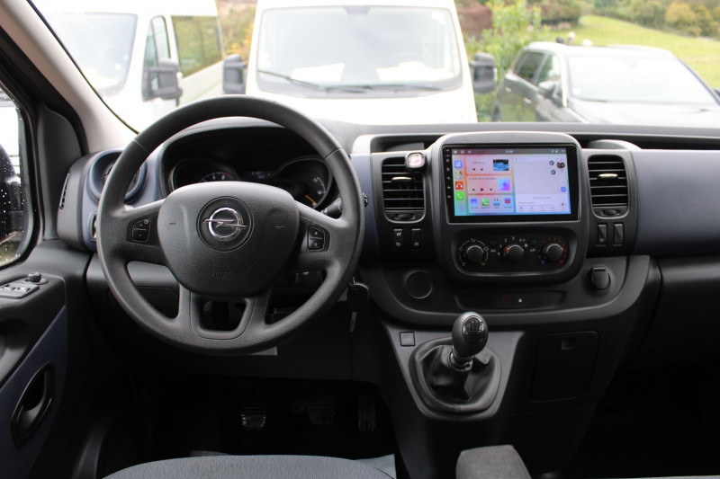 Photo 9 de l'offre de OPEL VIVARO COMBI 1L6 CDTI DIESEL 9 PLACES CAMÃRA GPS USB BLUETOOTH ABS RÃGULATEUR ATTELAGE CLIMAT à 19500€ chez Bougel transactions