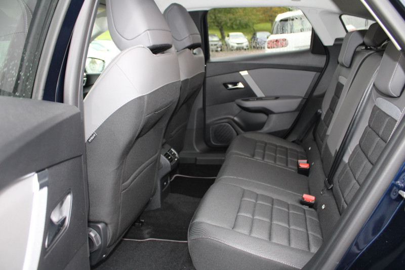 Photo 9 de l'offre de CITROEN C4 PHASE 5 COLLECTION HYBRIDE 145 CV GPS 3D CAMÃRA JA 18 I-COKPIT FULL LED BOITE AUTO DCS-6 à 23990€ chez Bougel transactions
