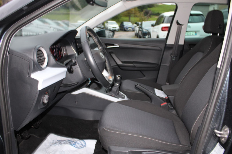 Photo 9 de l'offre de SEAT ARONA II MOVE TSI 110 CV GPS 3D CAMÃRA USB JA 16 I-COKPIT FULL LED PACK HIVER RÃGULATEUR à 16990€ chez Bougel transactions