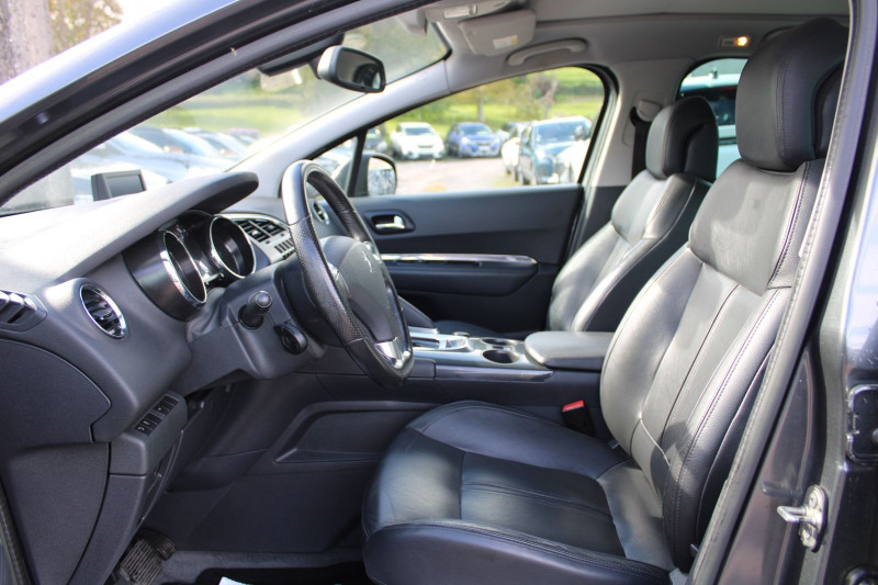 Photo 8 de l'offre de PEUGEOT 3008 II FELINE 2L HDI 160 CV GPS 3D XÃNON+LED JA 18 USB TOIT PANO RÃGULATEUR BOITE AUTO à 12900€ chez Bougel transactions