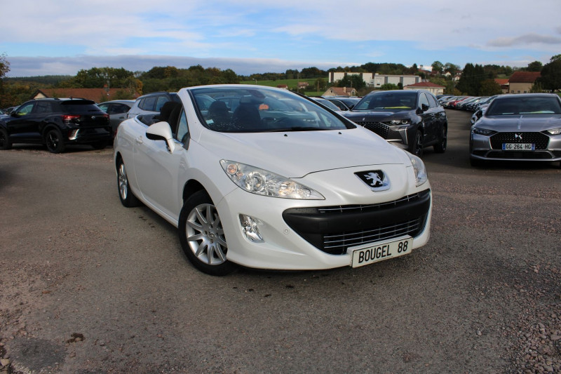Peugeot 308 II CC COUPÃ 1L6 HDI 110 CABRIOLET SPORT BOITE 6V RÃGULATEUR BLUETOOTH GPS 3D  NACREÃ Diesel BLANC NACRÃ Occasion à vendre